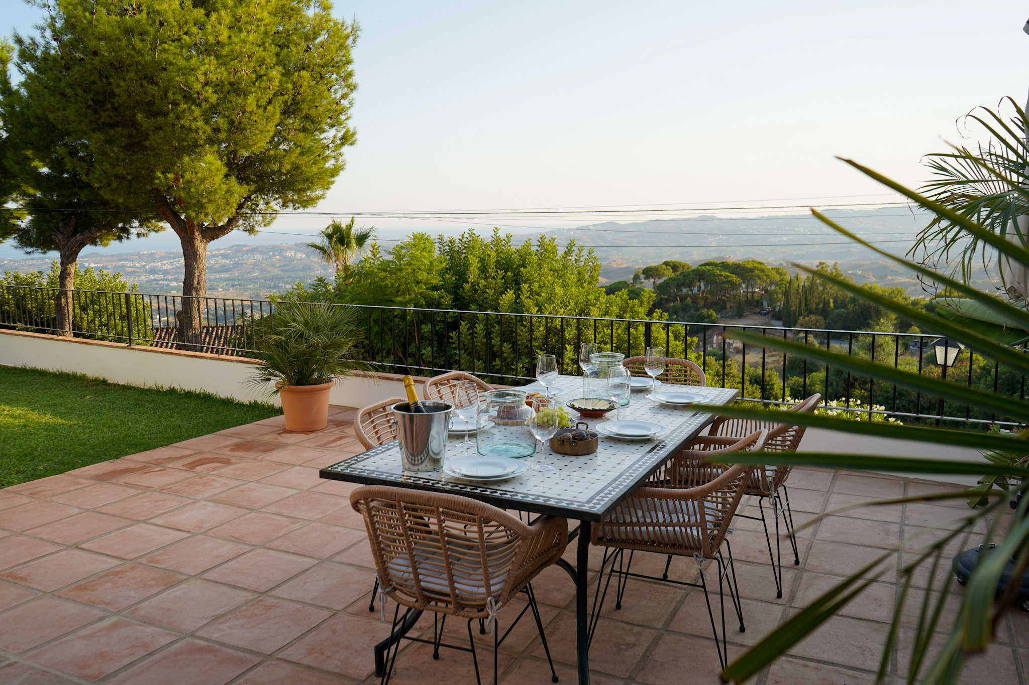 A slow living table in Mijas